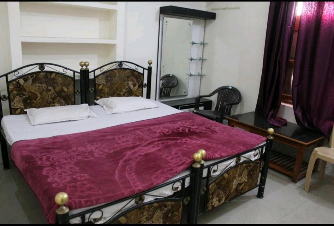 Couple Friendly Hotel - Sunset Orchha Eksteriør billede