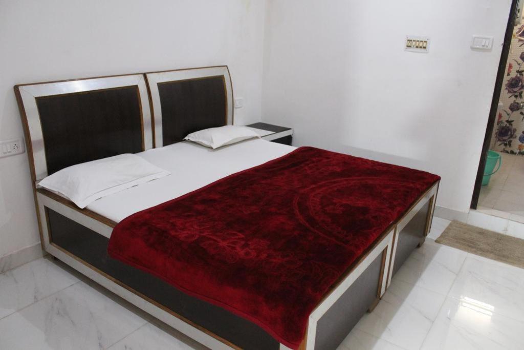Couple Friendly Hotel - Sunset Orchha Eksteriør billede